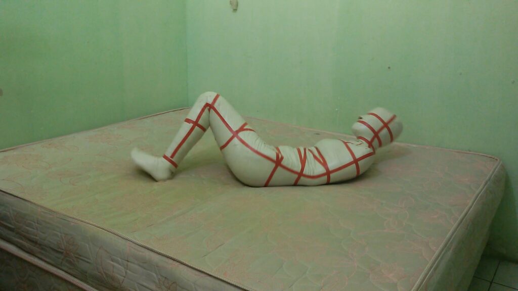 [Cerita Mumifikasi] Cosplay Jadi Mumi 1 (Rita)